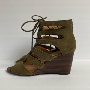 Size 7 Crown Vintage Wedge Heels